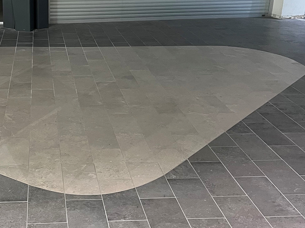 Plattläggning av drygt 4000 kvm i Allums galleria på uppdrag av Bygg & Konsult i Väst. Bild 2